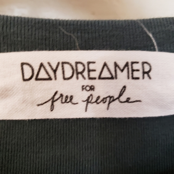DAYDREAMER New York Peek-A-Boo Long Sleeve Tee Gray Graphic, Size Small - Picture 4 of 6